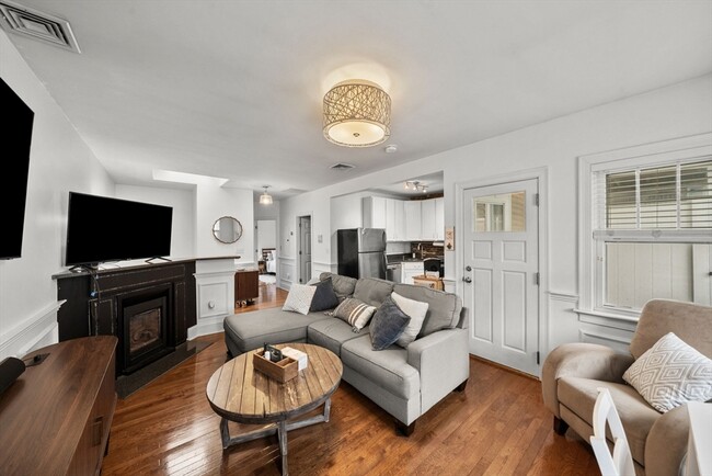 Foto del edificio - 293 W 2nd St