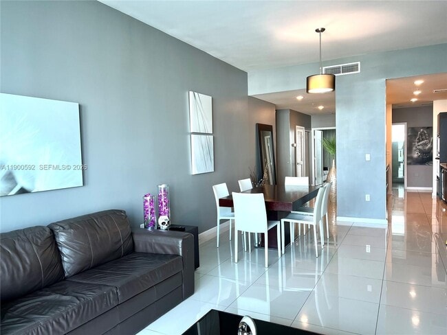 Foto del edificio - 7928 East Dr