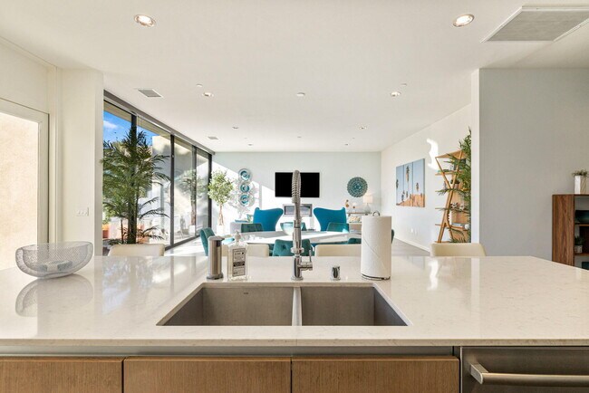 Building Photo - 57623 Salida del Sol