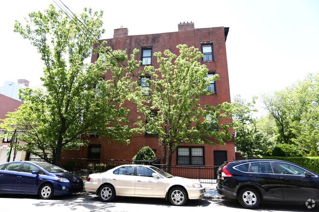 Building Photo - 48 4th Pl