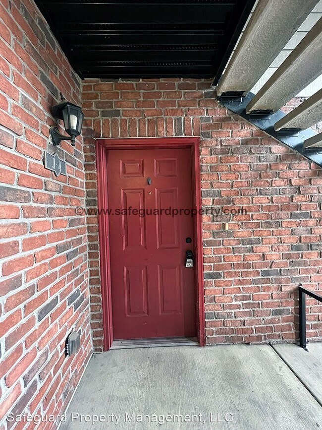 Building Photo - 3 br, 2 bath House - 8248 S. Resaca Drive, J4