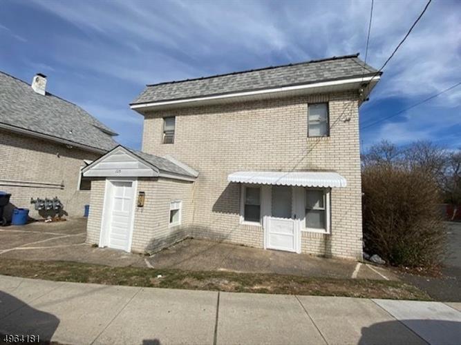 Primary Photo - 123 Kossuth St
