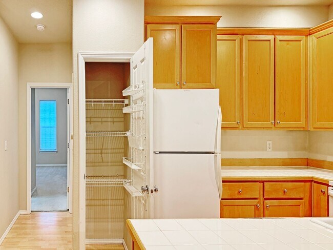 Foto del edificio - Extraordinary Corner Unit 4 Bedroom in Tim...