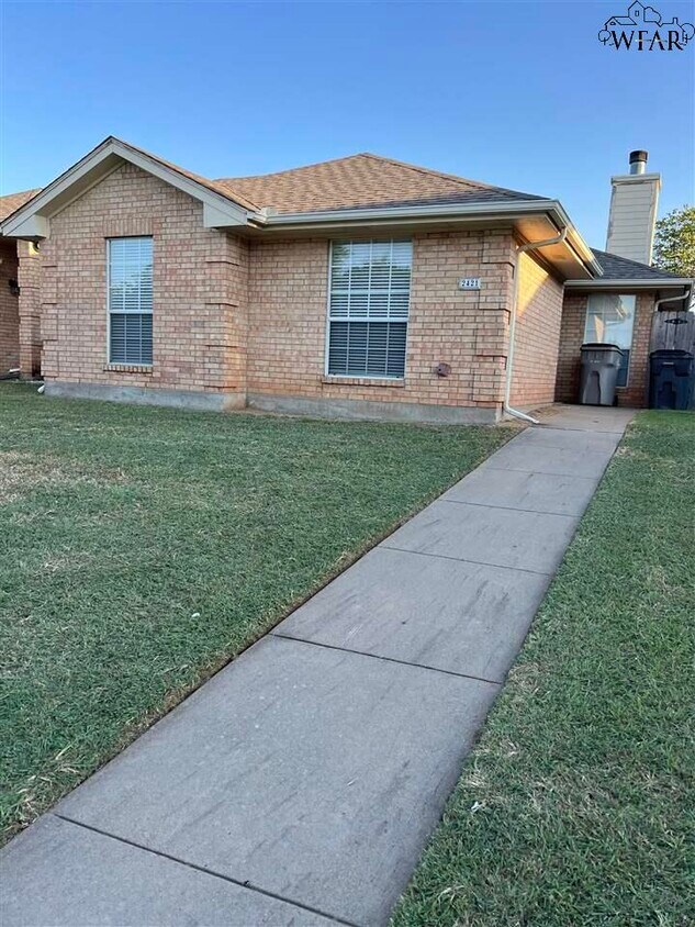 Primary Photo - 2421 Missile Rd