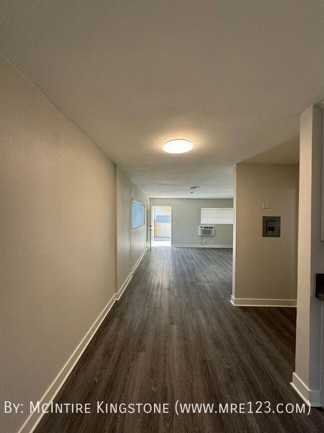 Building Photo - Move-in Specials Await - Beautiful 2BD/1.5...
