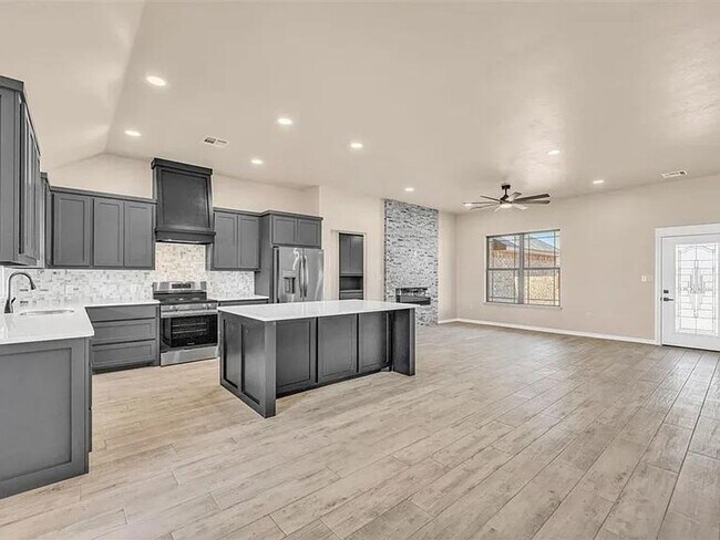 Foto del edificio - 409 Bobwhite Rd