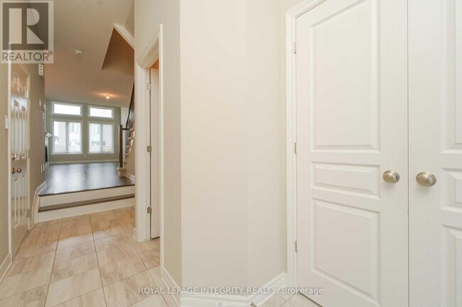 Building Photo - 446 Markdale Ter