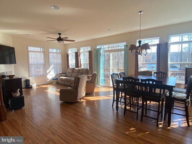 Foto del edificio - 346 Overton Dr