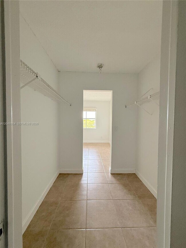 Foto del edificio - 8260 SW 210th St