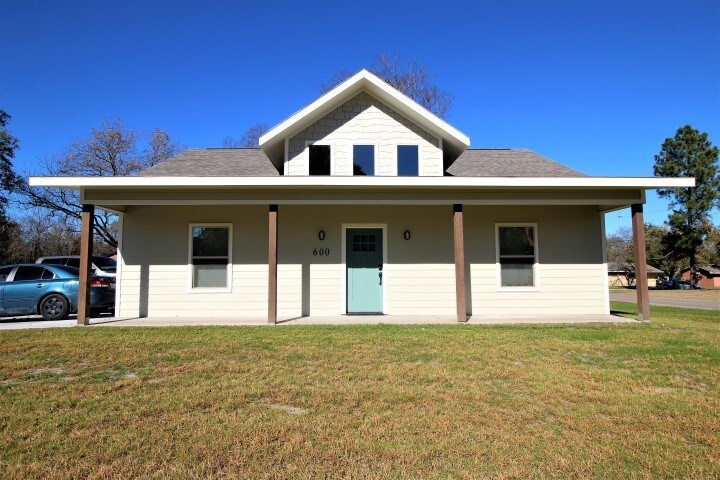Primary Photo - 600 Maple St