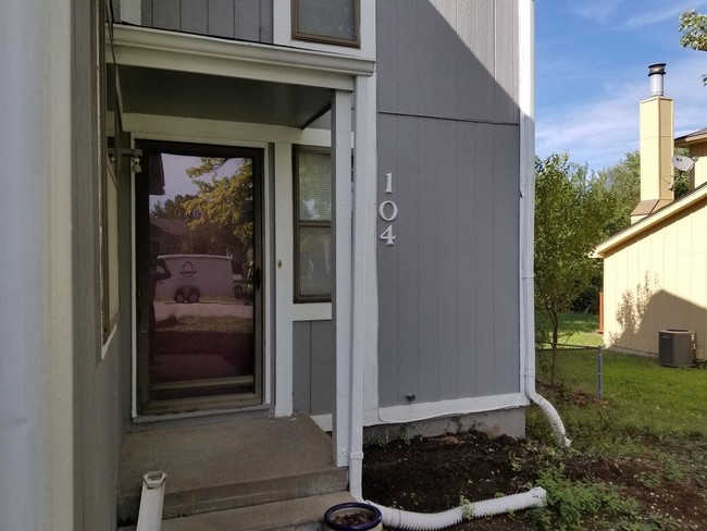 Foto del edificio - Olathe home near brand new high-school.