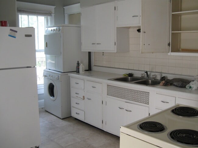 Building Photo - PRELEASING for AUGUST 2024! In-Unit Washer...