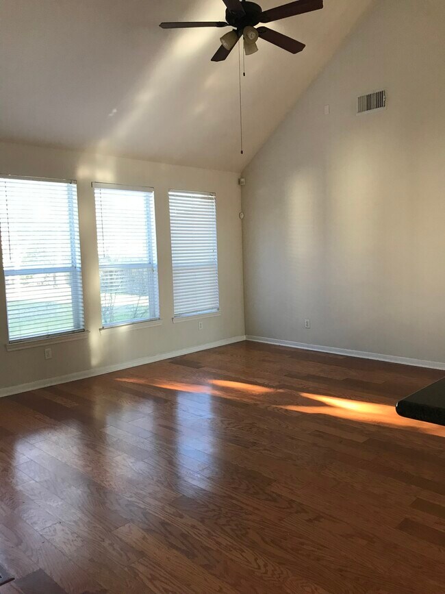 Family Room - 19506 Piney Lake Dr
