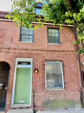 Building Photo - 1005 Frankford Ave