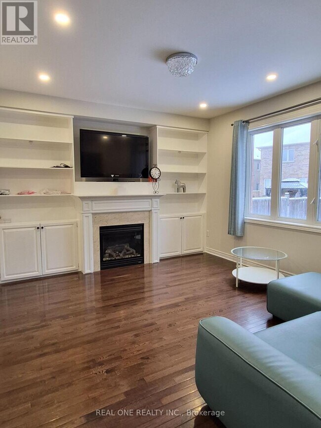 Building Photo - 180 Harvest Hills Blvd