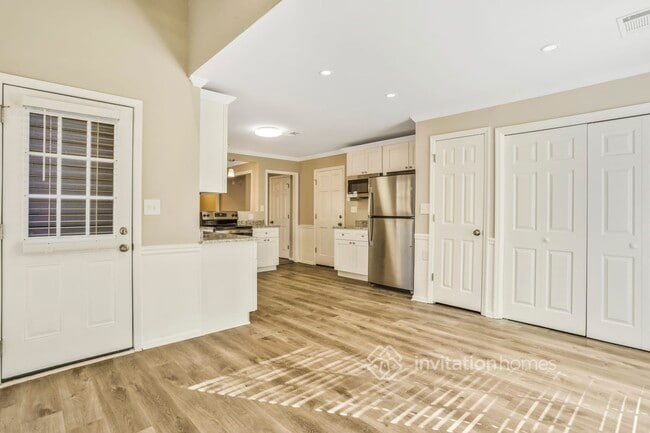 Building Photo - 1285 Channel Park SW