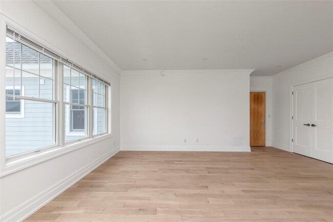 Building Photo - 22 Sagamore Hill Dr