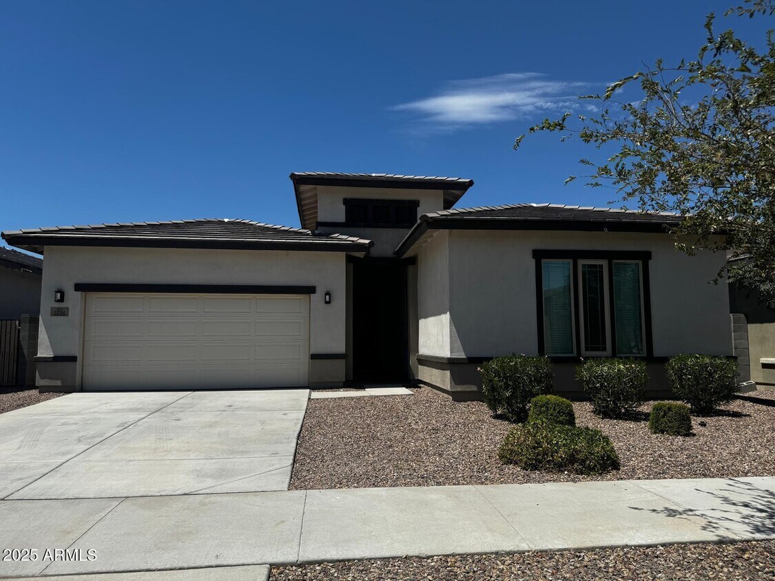 Foto principal - 5526 N 107th Ln