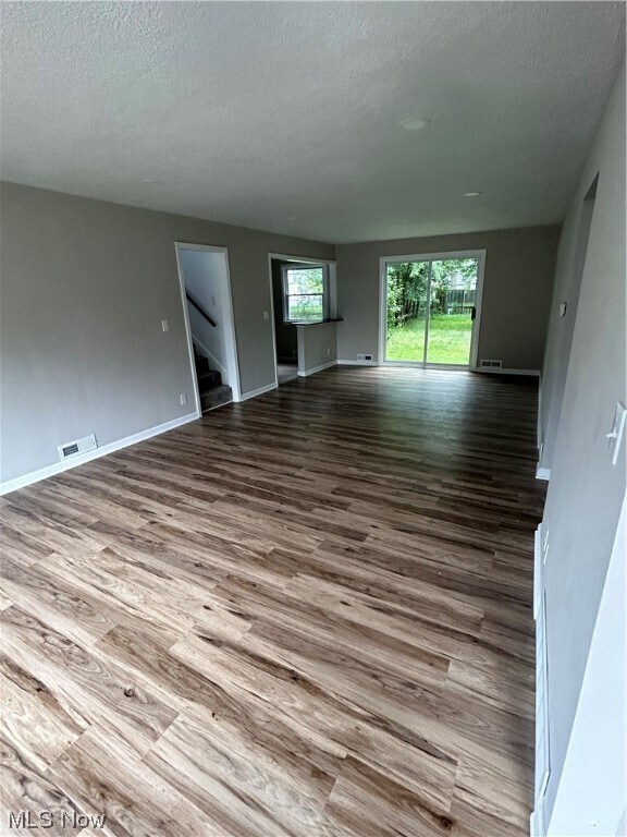 Foto del edificio - 1390 Beaconfield Rd