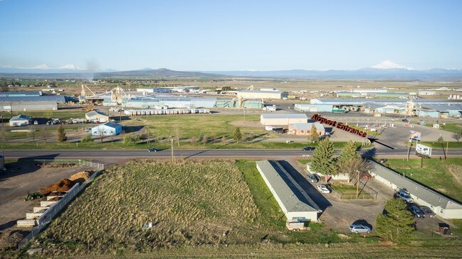 Foto del edificio - Madras Gateway
