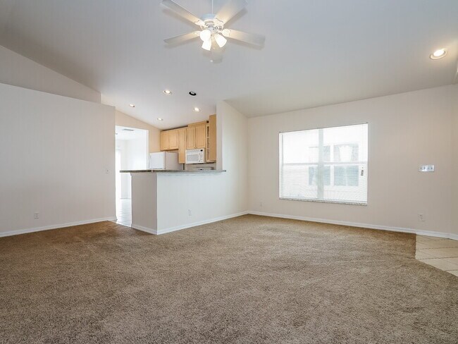 Foto del edificio - 5829 Wrenwater Dr