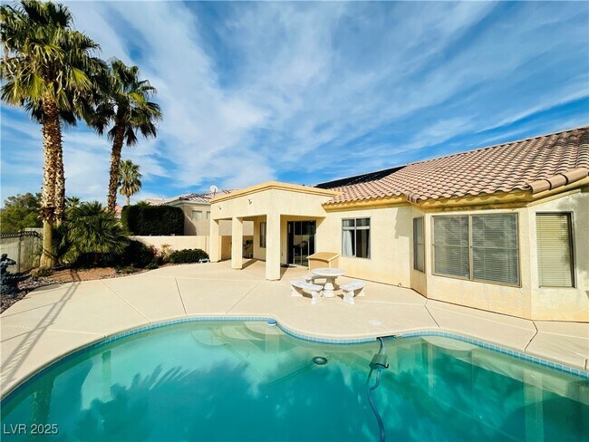 Foto del edificio - 231 Cliff Valley Dr