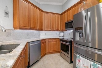 Building Photo - 10090 Lake Cove Dr