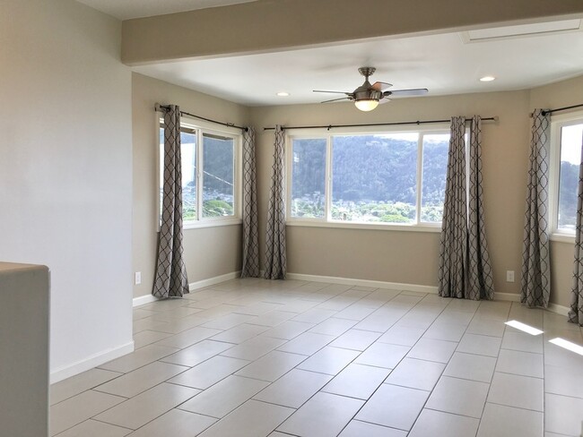 Building Photo - 2622 B Waolani Ave