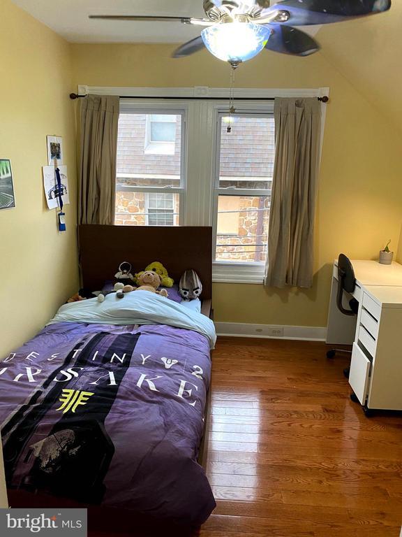 Foto del edificio - 18 Thomas Ave