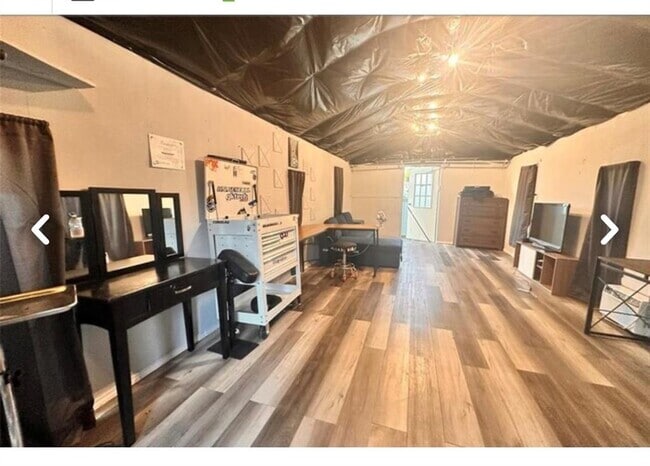 Foto del edificio - 16210 New Ann St
