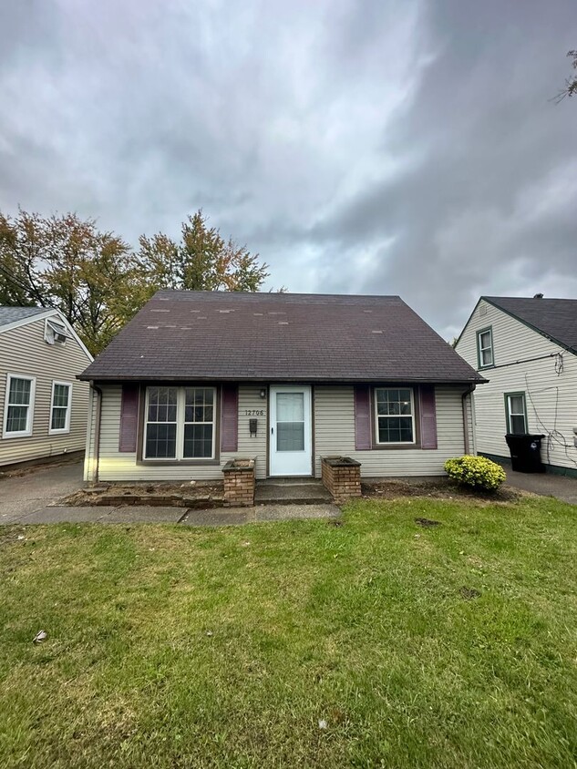 Primary Photo - Perfect Ranch Home 3 bd 1 bath Westside-Cl...