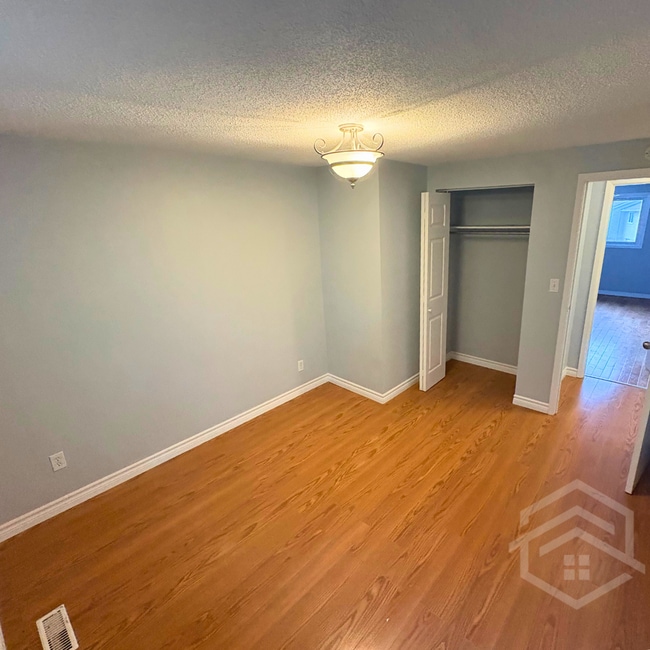 Building Photo - 3-Bedroom Townhouse in Woodstock!!