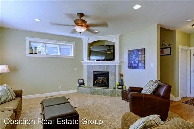 Building Photo - 3 br, 2.5 bath House - 3779 NE Purcell Blvd.
