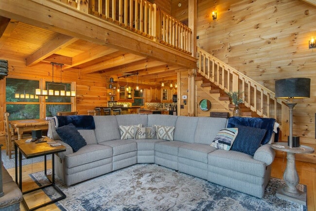 Building Photo - 141 Yellow Locust Dr