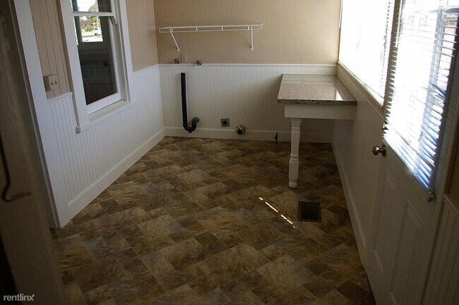 Building Photo - 4 br, 2 bath House - 2818 Rockville Rd