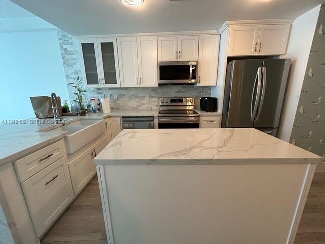 Foto del edificio - 6580 Indian Creek Dr