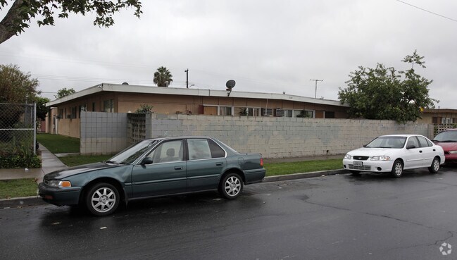 Building Photo - 7680 Fillmore Dr