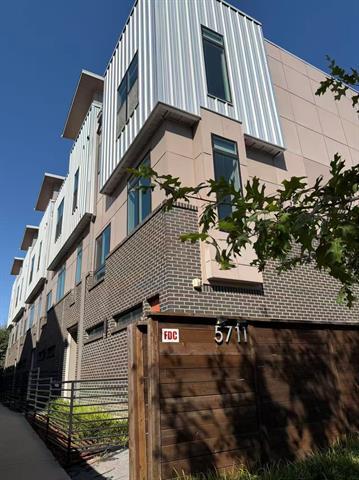 Foto principal - 5711 Lindell Ave