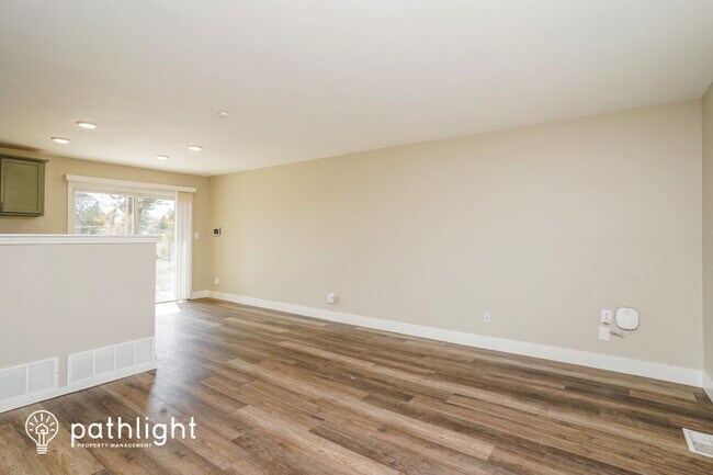 Foto del edificio - 2180 Fernwood Drive