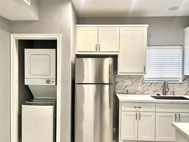 Foto del edificio - 3100 Walnut Bend Ln