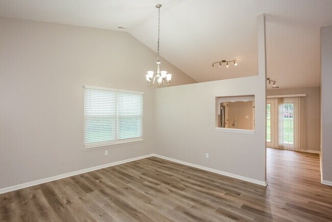 Building Photo - 1333 Cypress Dr