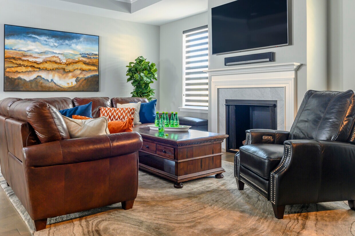 Living room - 114 Broadway St