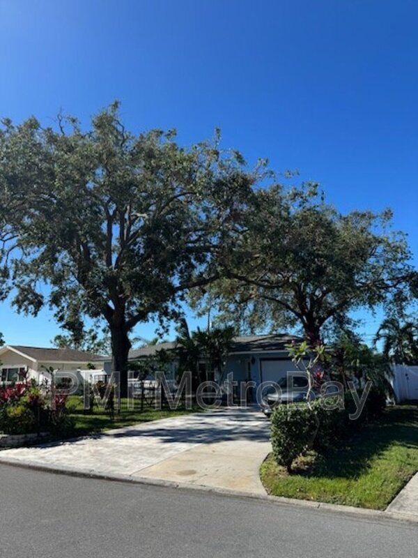 Foto del edificio - 8958 110th St