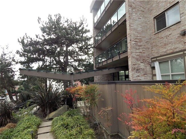 Foto del edificio - 511 100th Ave NE