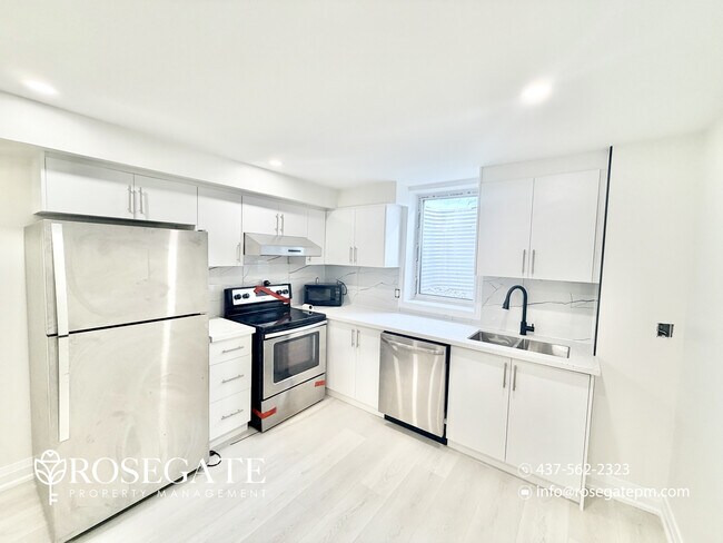 Building Photo - Modern 1-Bedroom Basement Apartment with P...