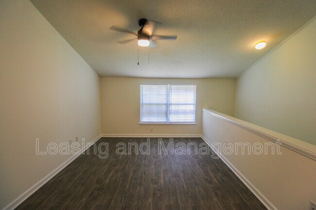 Building Photo - 2494 Etiwan Ave