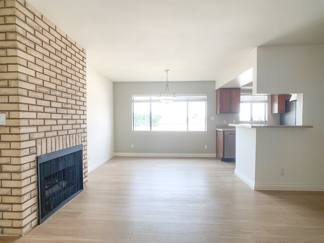 Building Photo - 12627 Matteson Ave
