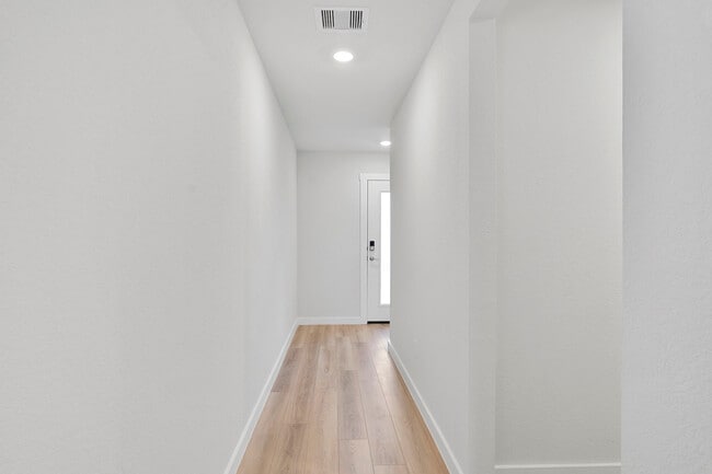 Building Photo - 1241 Amistad Lp