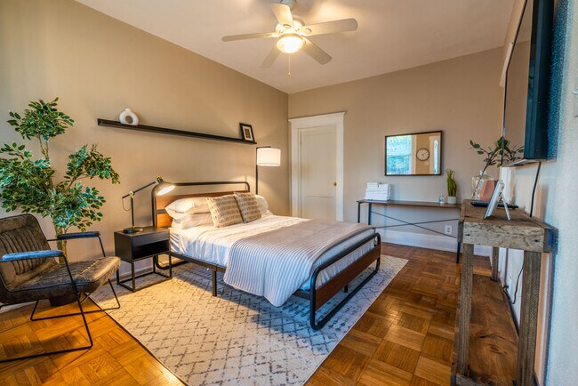 Foto del edificio - 423 W Magnolia Ave