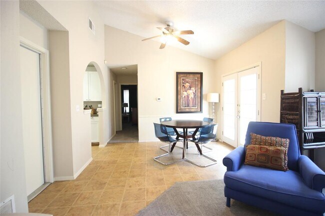 Building Photo - 11603 Pearwood Pl